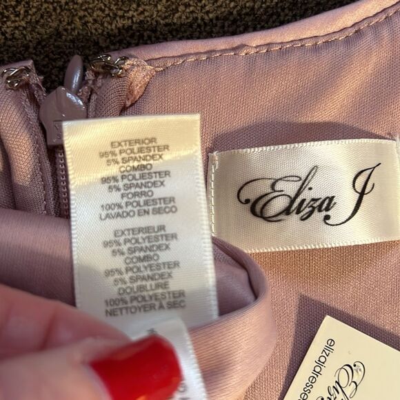 New Eliza J Long Sleeved Sequinned Dress Size 8 Color Rose Gold - Picture 13 of 13